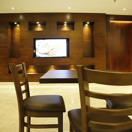 ריאד Flora Hotel Suite 2 فلورا2 للشقق المخدومة מראה חיצוני תמונה
