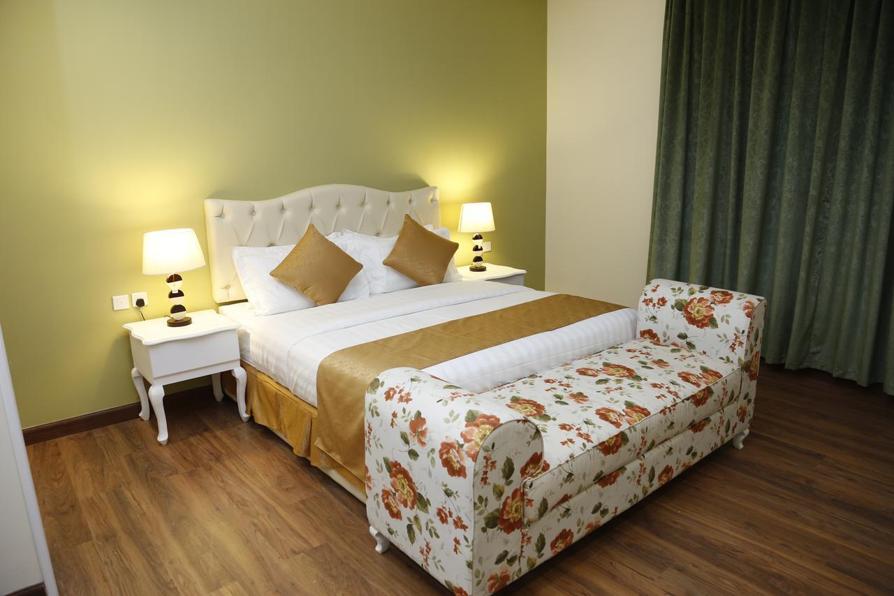 ריאד Flora Hotel Suite 2 فلورا2 للشقق المخدومة מראה חיצוני תמונה